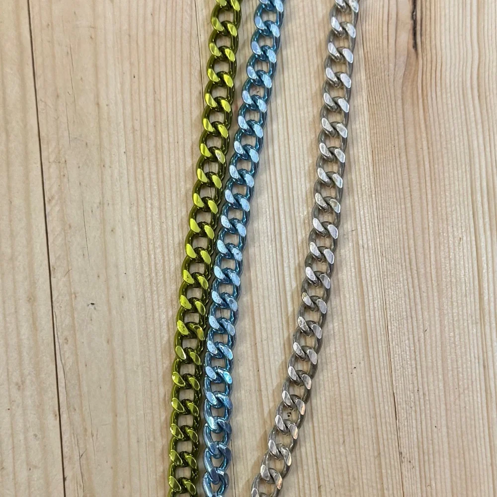 Multicolor Chain Belt Strap with Clasp for Belts. Good Condition. 2000’s